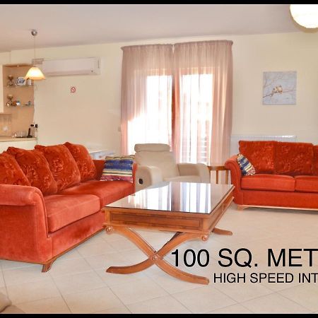הרקליון Giorgos Large Size Apartments -Family Friendly With Free Parking And Yard Views מראה חיצוני תמונה