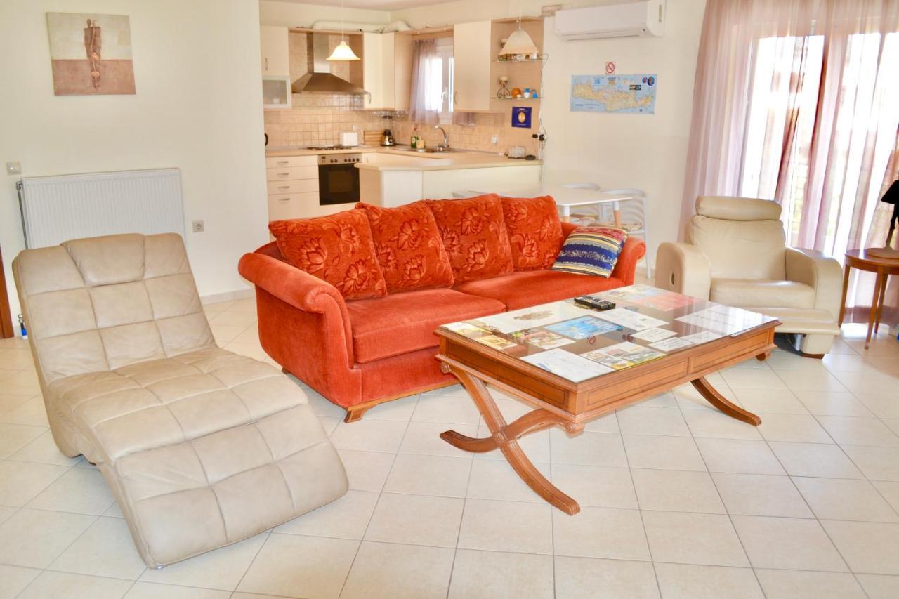 הרקליון Giorgos Large Size Apartments -Family Friendly With Free Parking And Yard Views מראה חיצוני תמונה