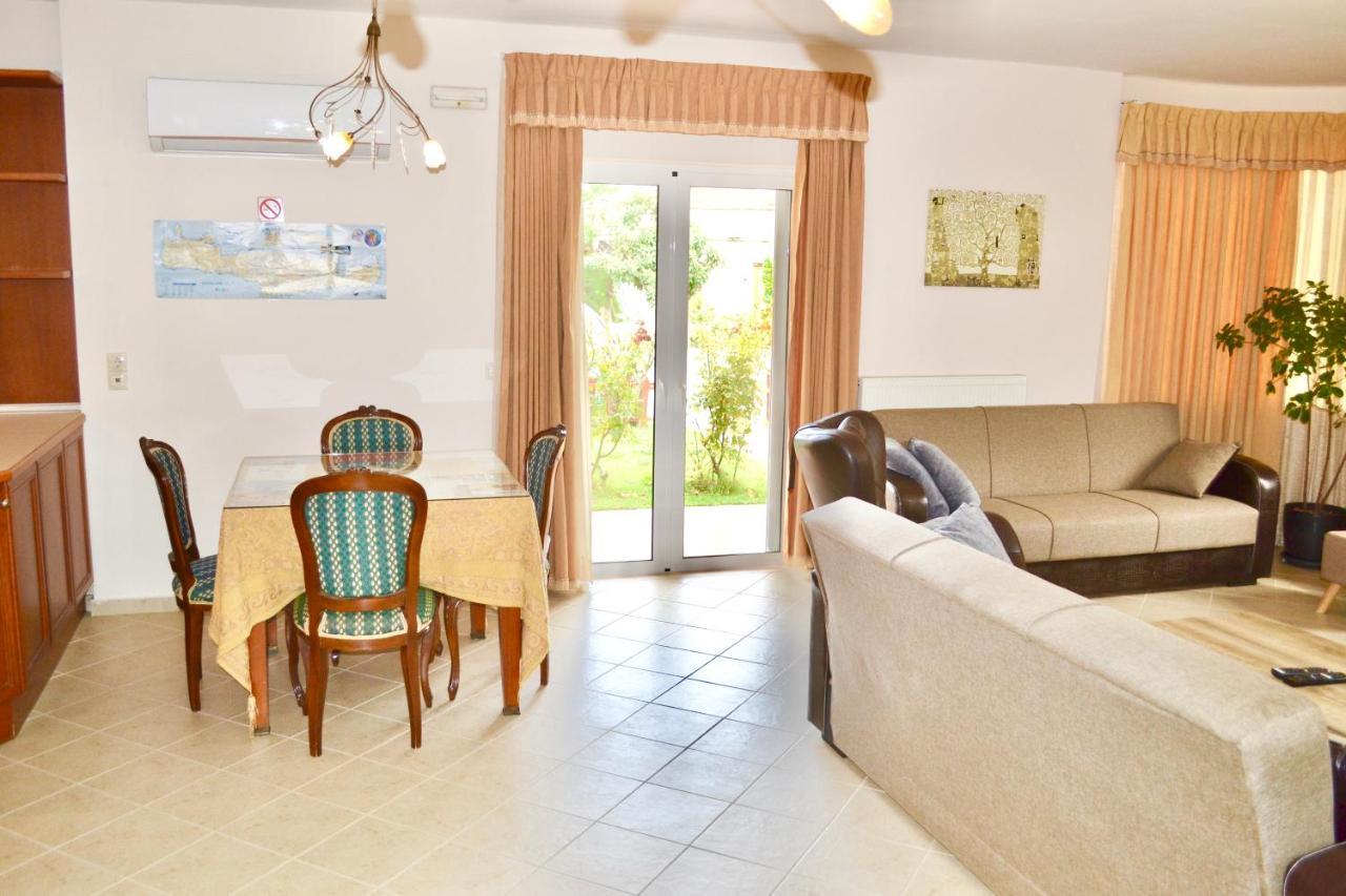 הרקליון Giorgos Large Size Apartments -Family Friendly With Free Parking And Yard Views מראה חיצוני תמונה